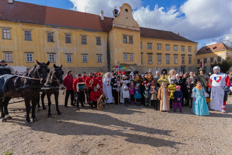 Průvod masek prošel Moravským Krumlovem (foto 20)