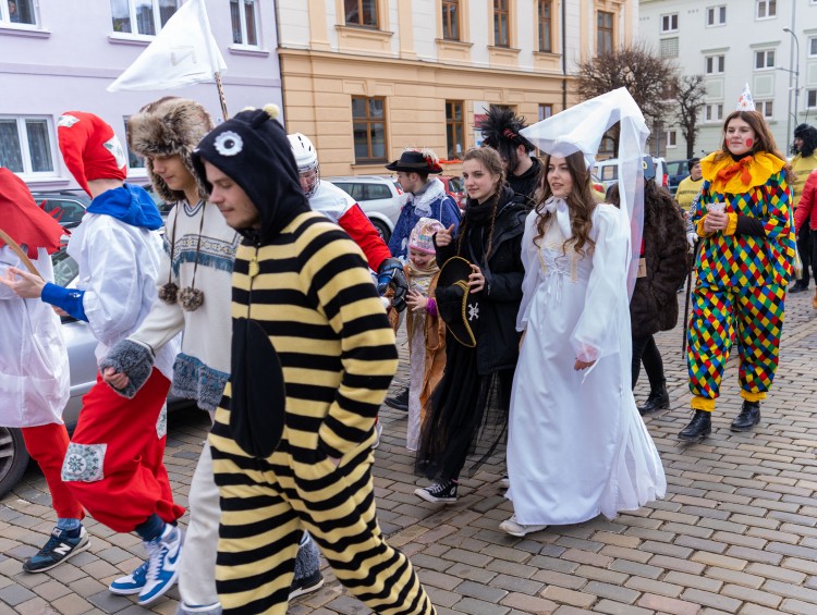 Průvod masek prošel Moravským Krumlovem (foto 21)