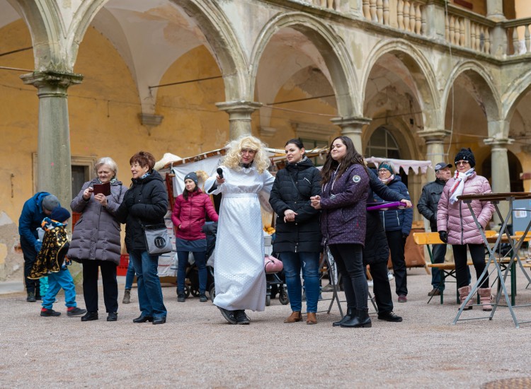 Průvod masek prošel Moravským Krumlovem (foto 6)
