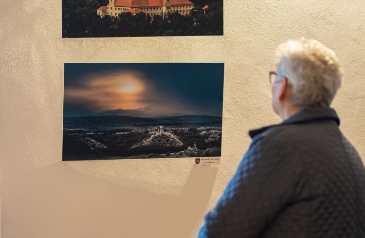 Jaká byla vernisáž fotografů z Moravského a Českého Krumlova? (foto 8)