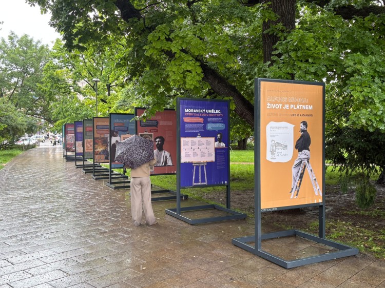 Brno má novou připomínku Alfonse Muchy (foto 2)