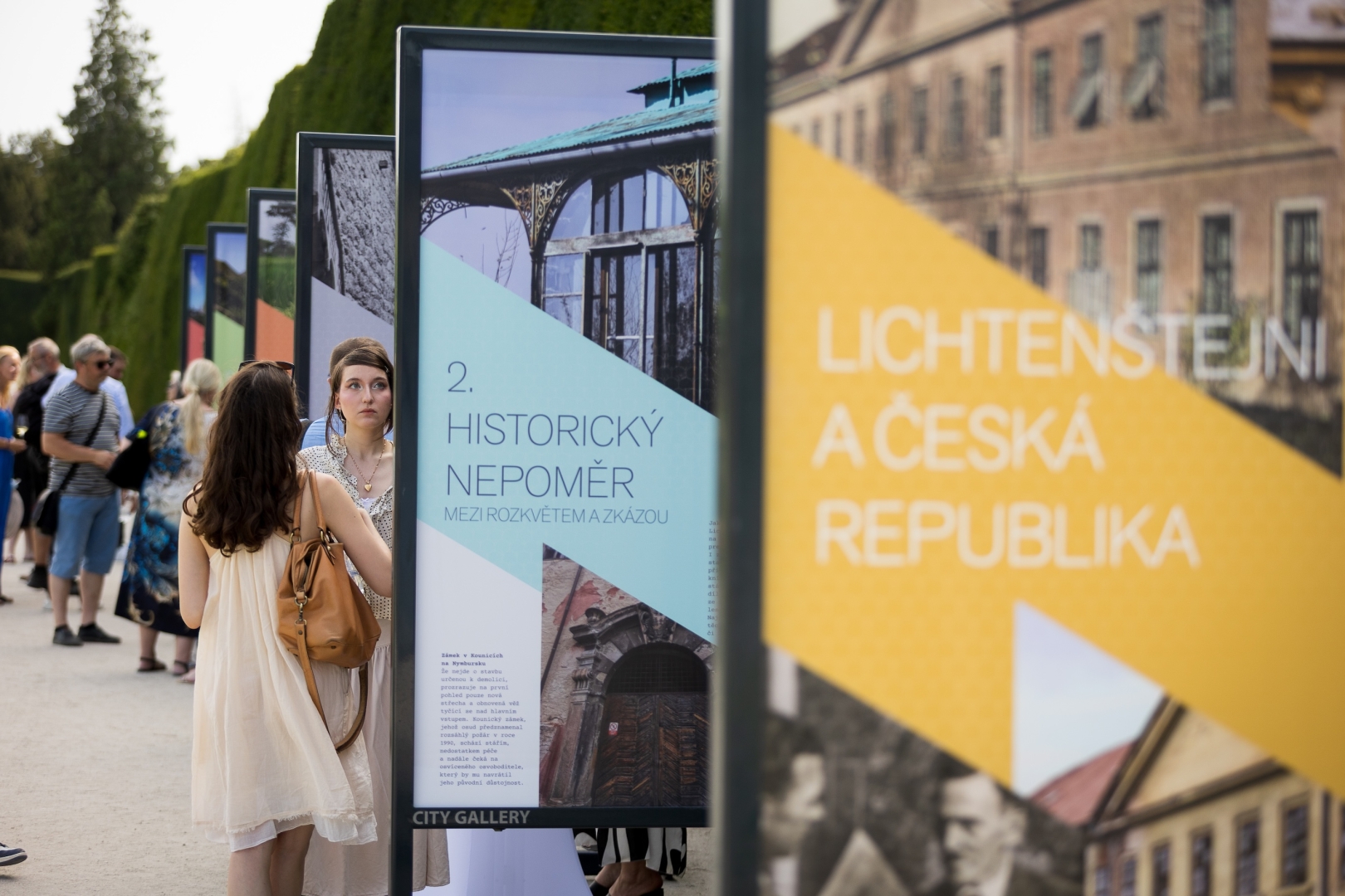 Lichtenštejnové a Česká republika: výstava na náměstí nabídne cestu historií i současností