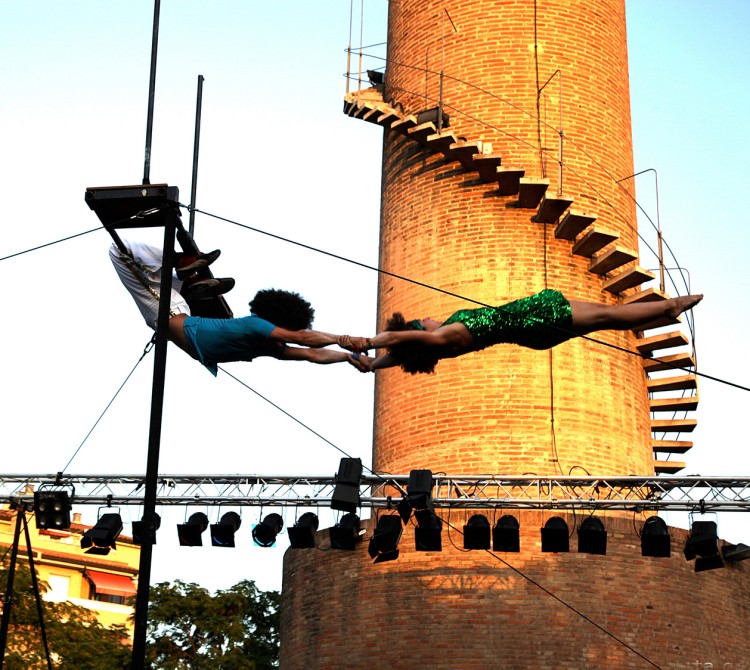 Na zámek míří oceňovaná novocirkusová show Shake Shake Shake (foto 4)